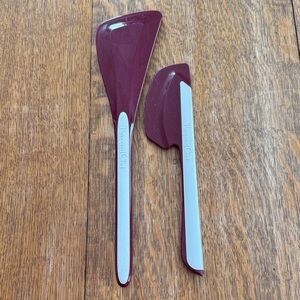 Pampered Chef Maroon and Light Gray Spatula Duo